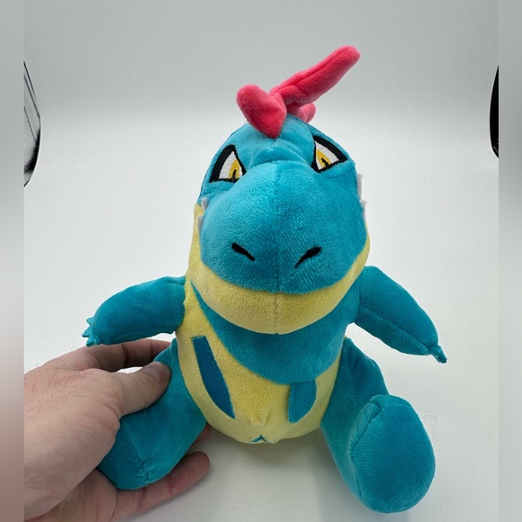 Pokemon Sitting Croconaw 9” Plush w/ Suction Cup Window Cling - Picture 4 of 8